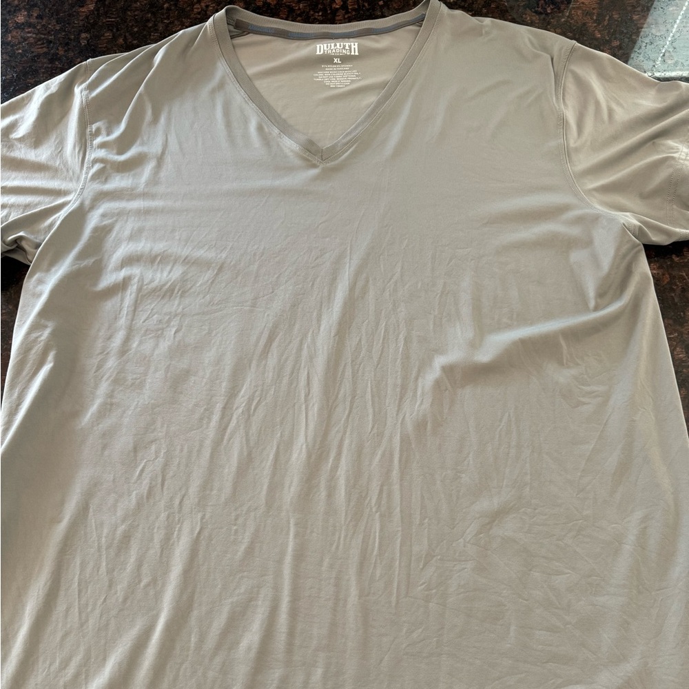 Duluth Trading Armachillo XL Grey V Neck Shirt